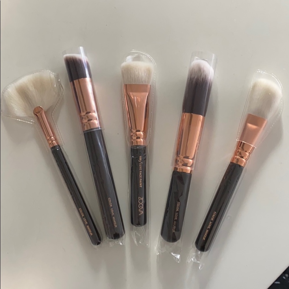 5 PC Zoeva Face Brushes